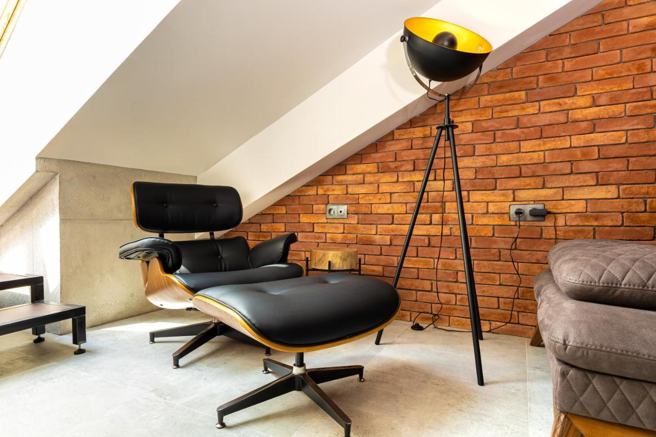 Industrial-Style 2Bd Loft With Parking Spot By Flat Mаnager Apartment Plovdiv Ngoại thất bức ảnh